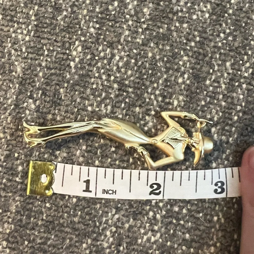 Vtg Figural AJC Brooch Gold Tone Metal High Fashion Lady Woman Diva Hat Heels
